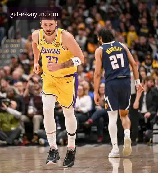 东契奇43分引领湖人进攻狂潮：一场流畅观赛体验背后的技术解析